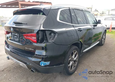2021 BMW X3 Phev xDrive30E z USA, uszkodzony, nr VIN 5UXTS1C08M9H19167